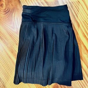 Lululemon Mid-Rise Pleat to Street Tennis Skirt